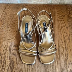 Gold metallic Nine West high heels, dress up or dress down!